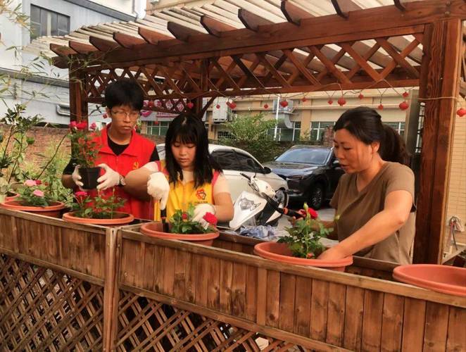 三载芳华，一心为家——记长命水村美丽家庭文体活动组织策划者
